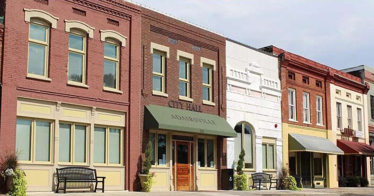 The exterior of Adairsville City Hall 