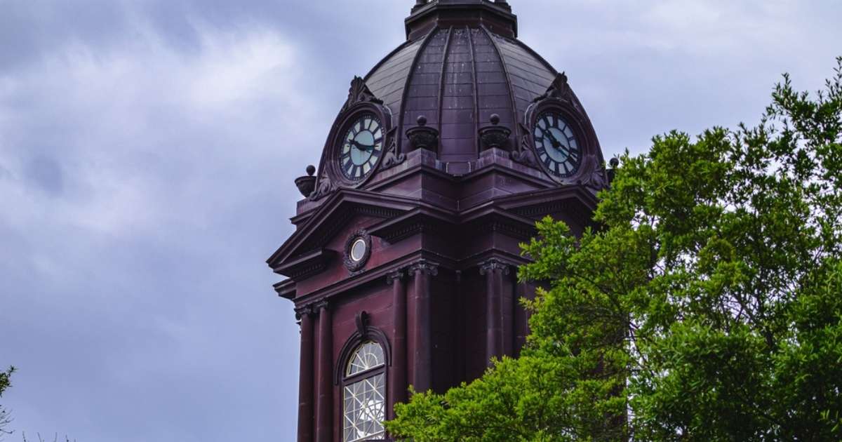 The Newnan Courthouse on a cloudy day 